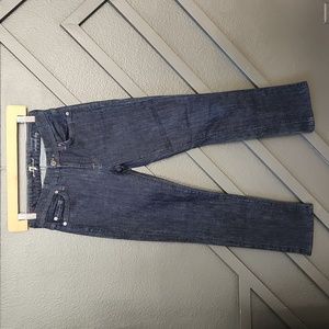 {7 for all mankind} Midrise "Kimmie Straight leg" Jean Size 25
